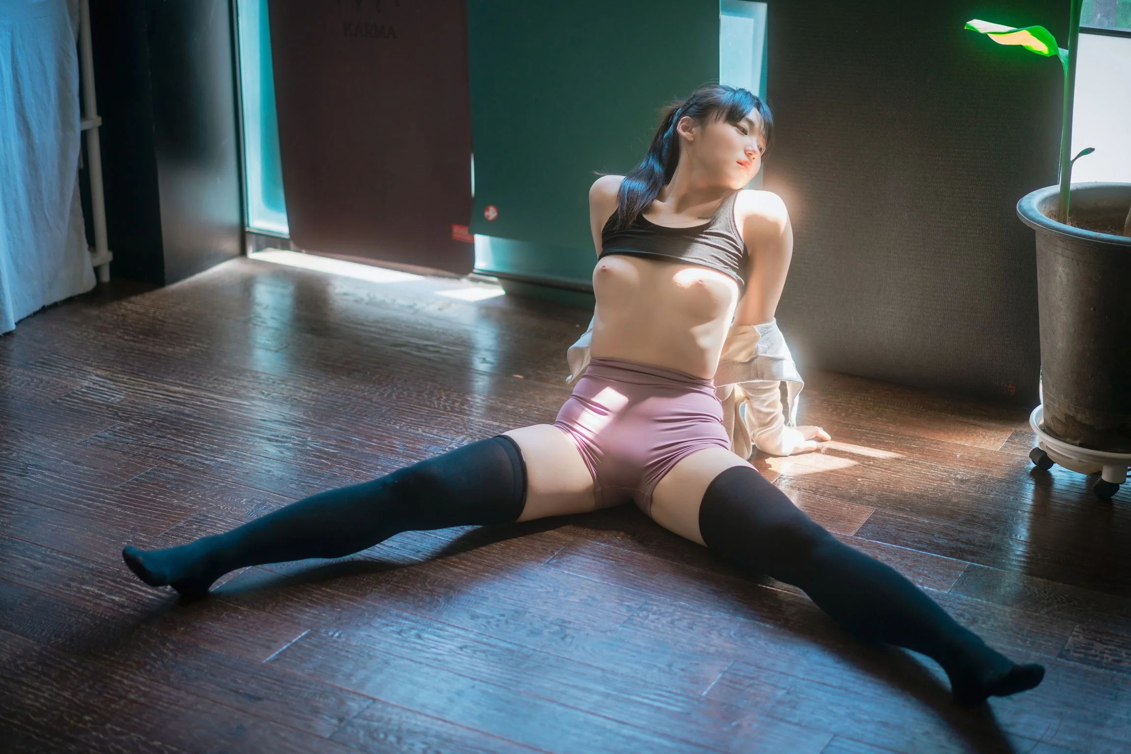[DJAWA Photo] HENDOONG (혠둥이) Loose and Tight – Relief and Relax 220P 第23张（HENDOONG (혠둥이)）