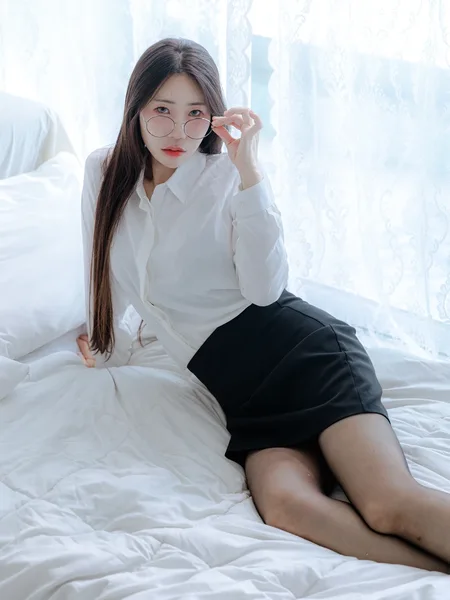 [Digital Photobook] EUN 은 – Porrinn 「Office Girl」 75P