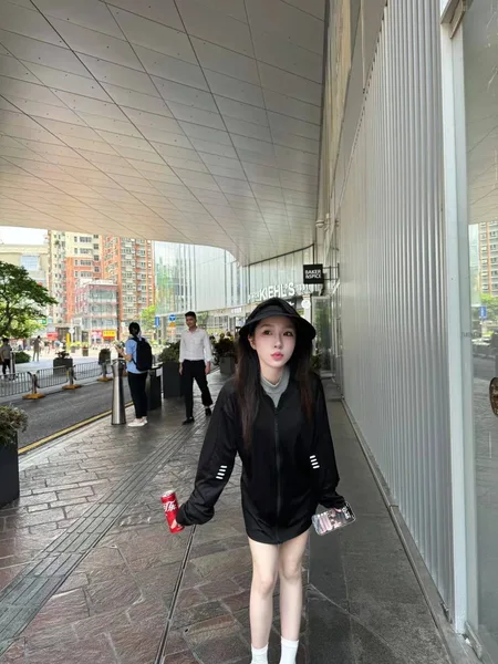 [DJAWA] 超高颜值网红御姐，终究是抵不过金钱的诱惑 ， 酒店内露脸口交被金主玩弄白虎小穴G点高潮不断 3P