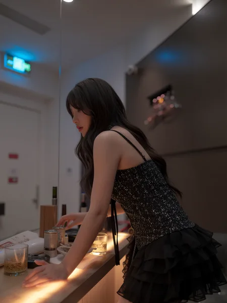[Digital Photobook] Son Yeeun 손예은 – Photobook 「Private High Public」 90P