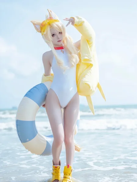 [矢量鱼] Cosplay 矢量鱼 – 蔚蓝档案 百合园圣娅 泳装 70P