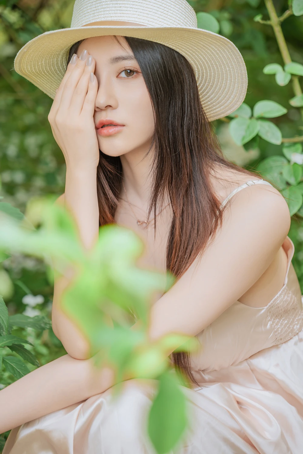 [年年Nnian] Cosplay 年年Nnian – 木绣球 & 夏日小院 90P - 第 1 张写真