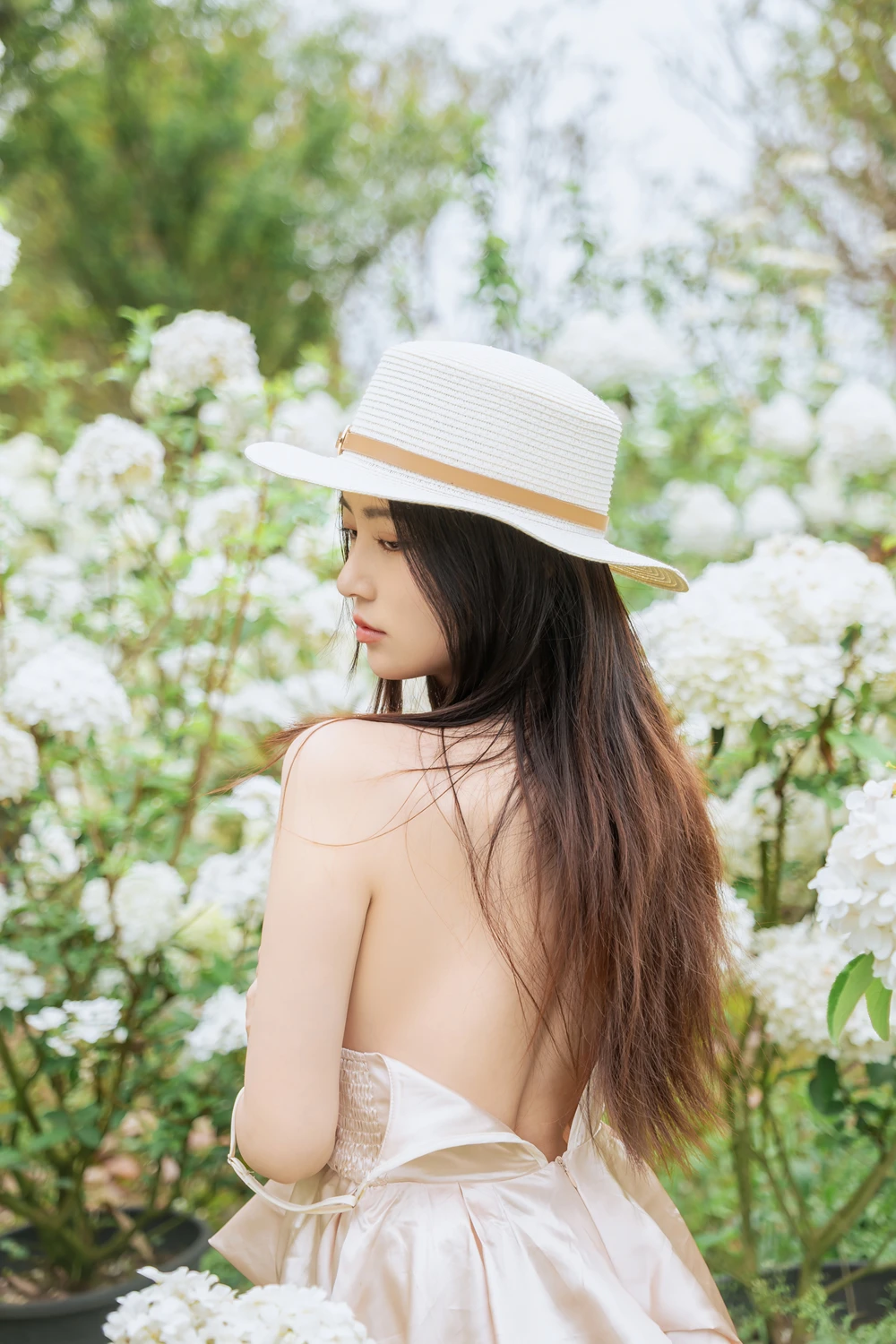 [年年Nnian] Cosplay 年年Nnian – 木绣球 & 夏日小院 90P - 第 5 张写真