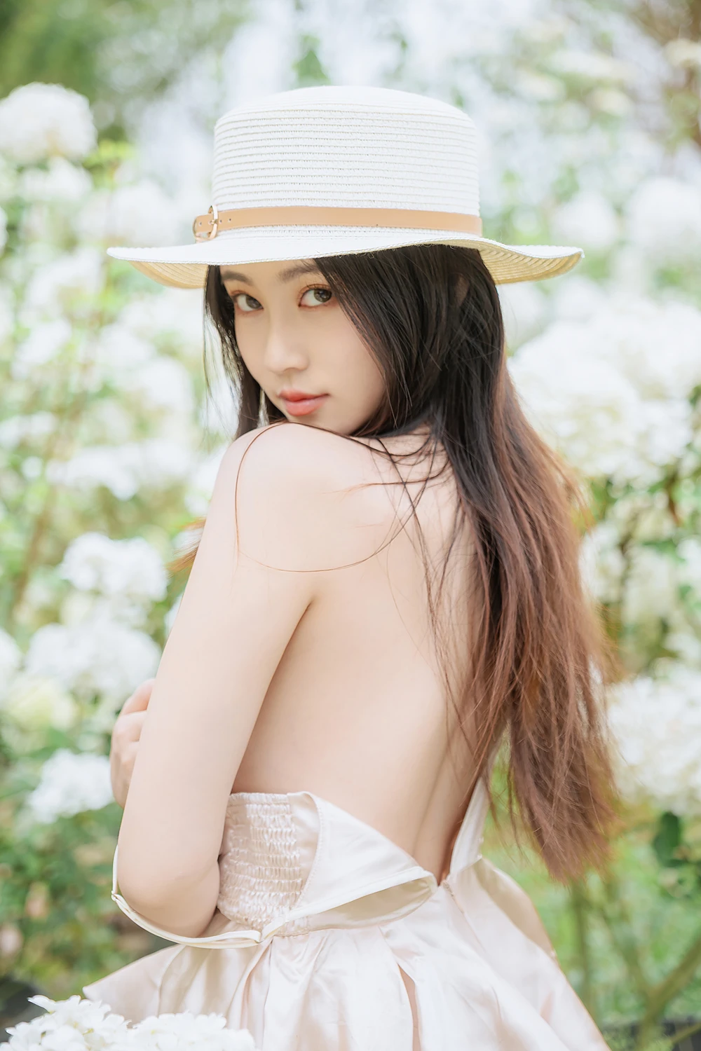 [年年Nnian] Cosplay 年年Nnian – 木绣球 & 夏日小院 90P - 第 6 张写真