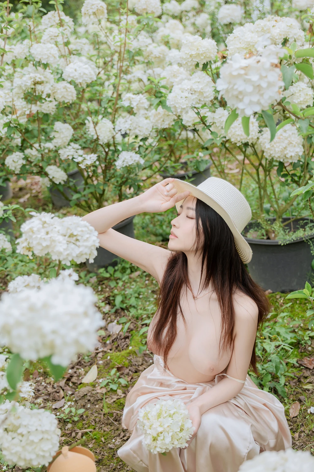 [年年Nnian] Cosplay 年年Nnian – 木绣球 & 夏日小院 90P - 第 27 张写真
