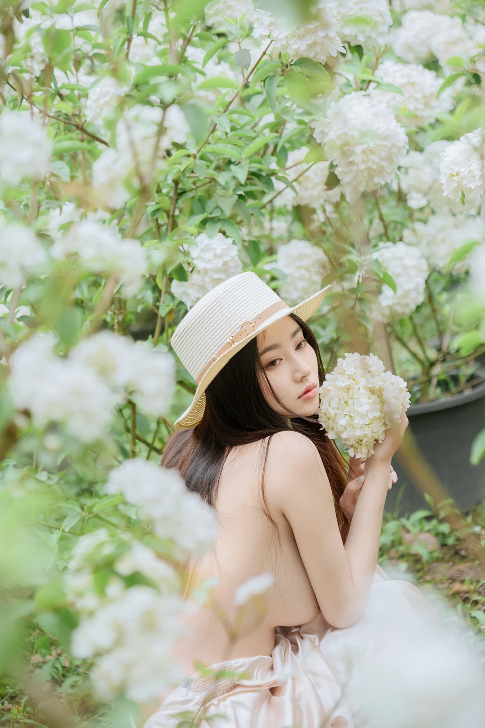 [年年Nnian] Cosplay 年年Nnian – 木绣球 & 夏日小院 90P - 第 28 张写真