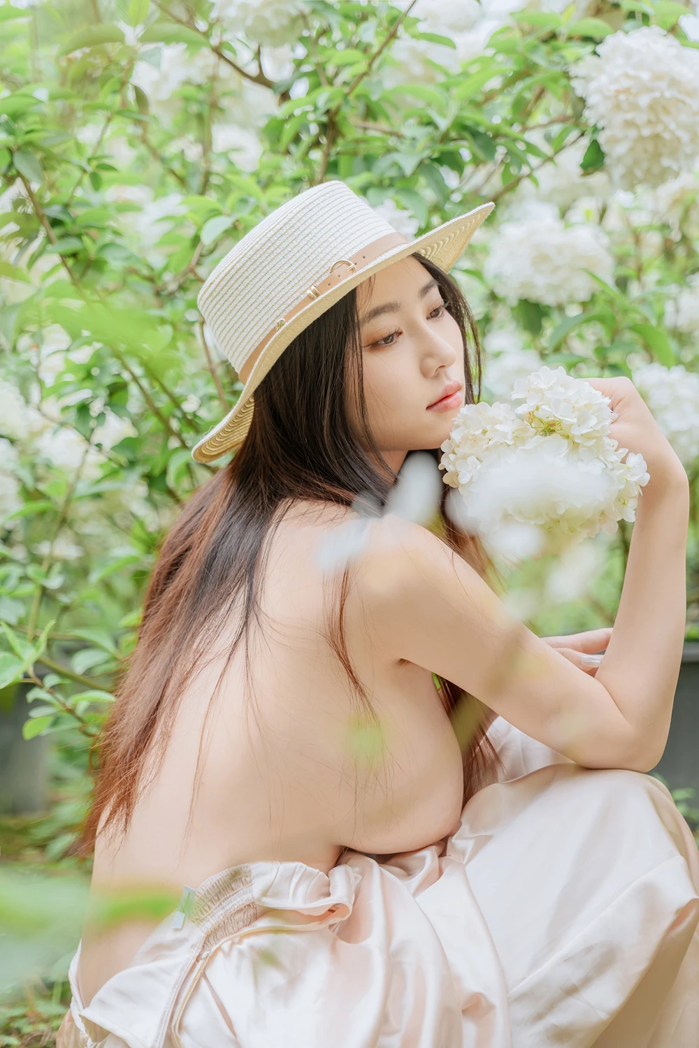 [年年Nnian] Cosplay 年年Nnian – 木绣球 & 夏日小院 90P - 第 31 张写真