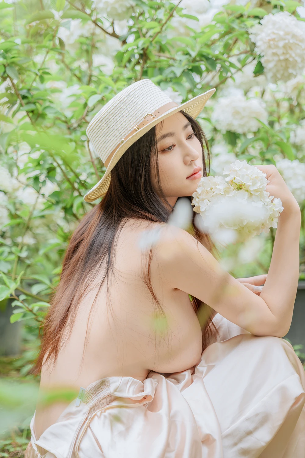 [年年Nnian] Cosplay 年年Nnian – 木绣球 & 夏日小院 90P - 第 32 张写真