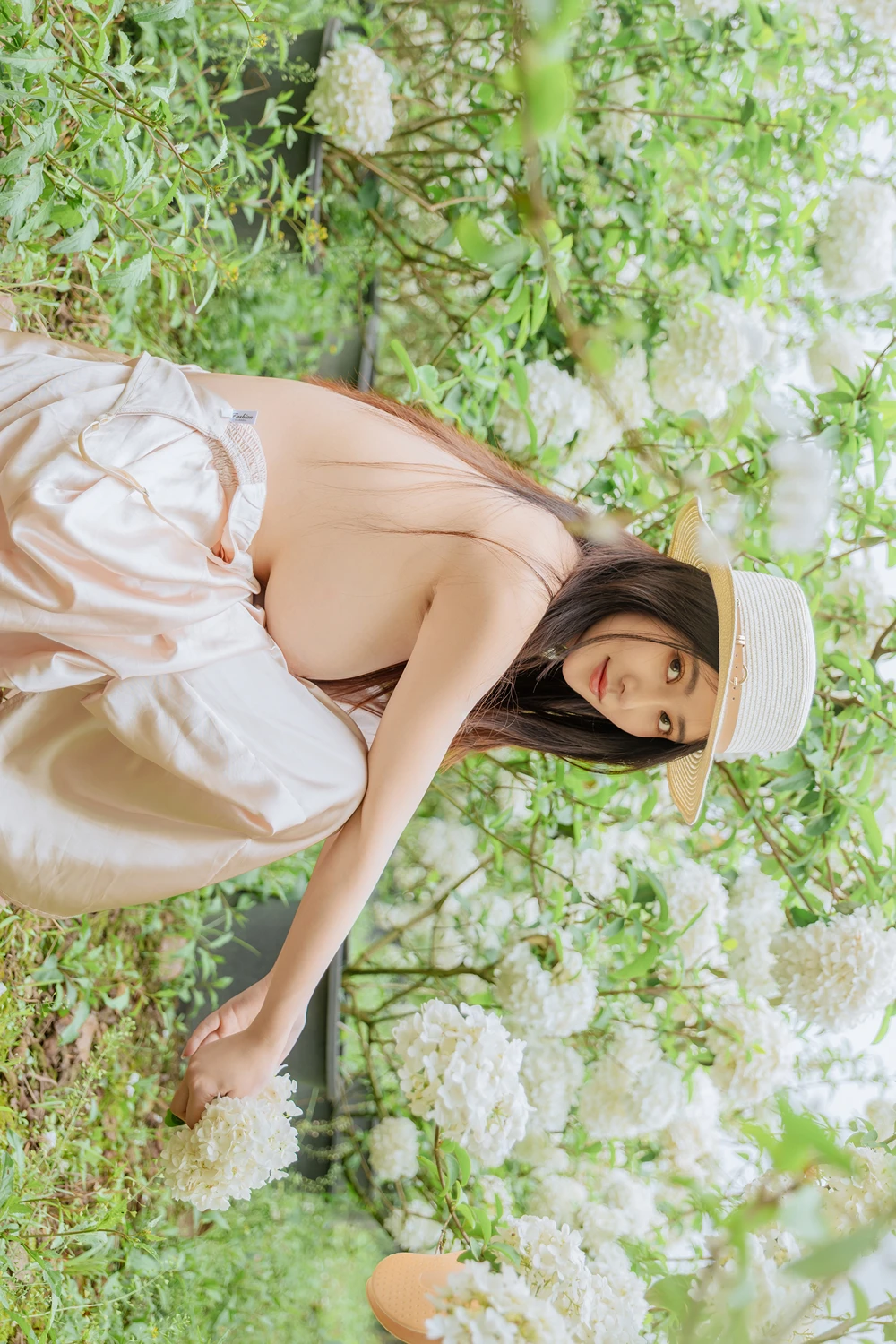 [年年Nnian] Cosplay 年年Nnian – 木绣球 & 夏日小院 90P - 第 34 张写真