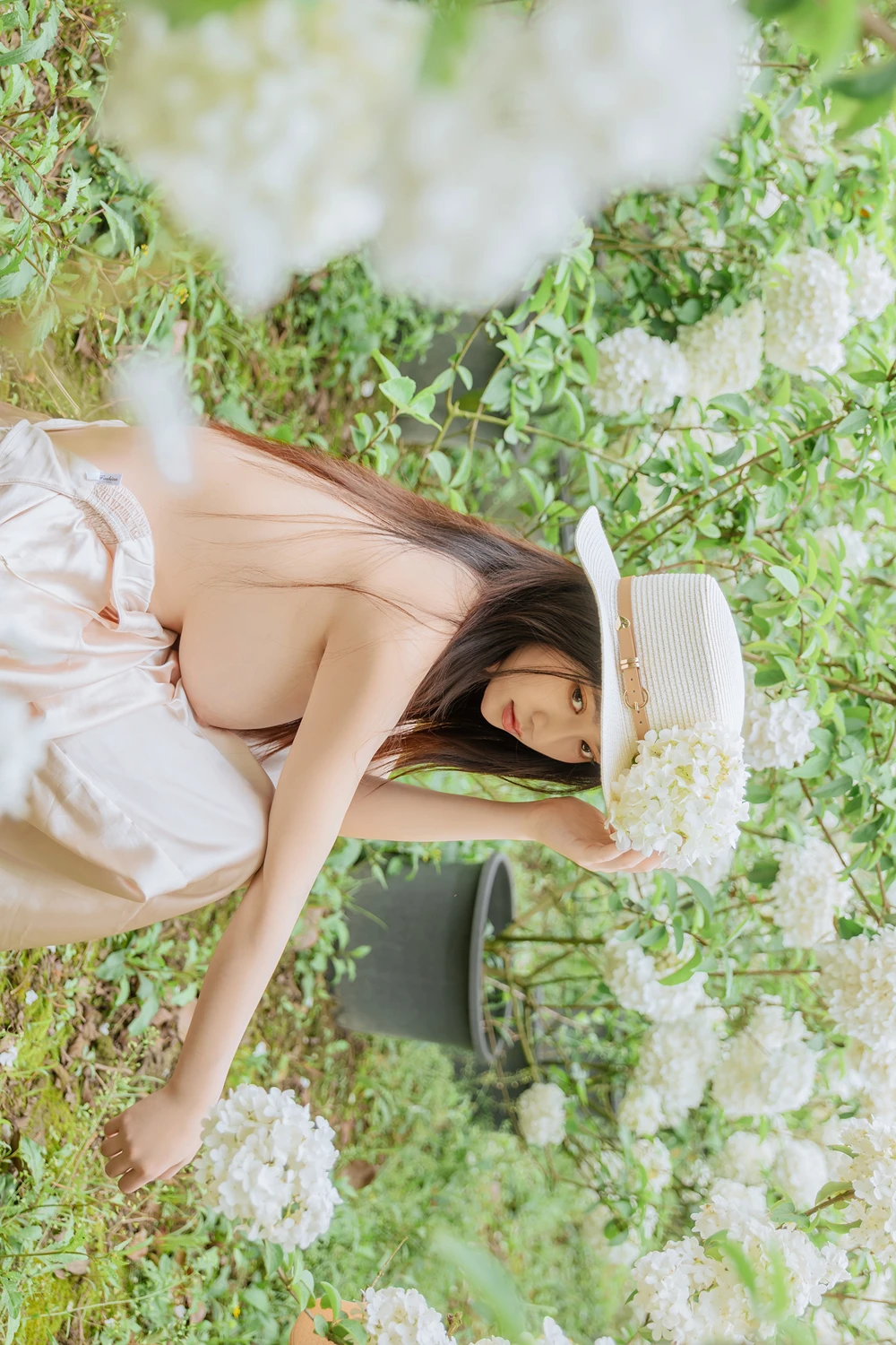[年年Nnian] Cosplay 年年Nnian – 木绣球 & 夏日小院 90P - 第 36 张写真