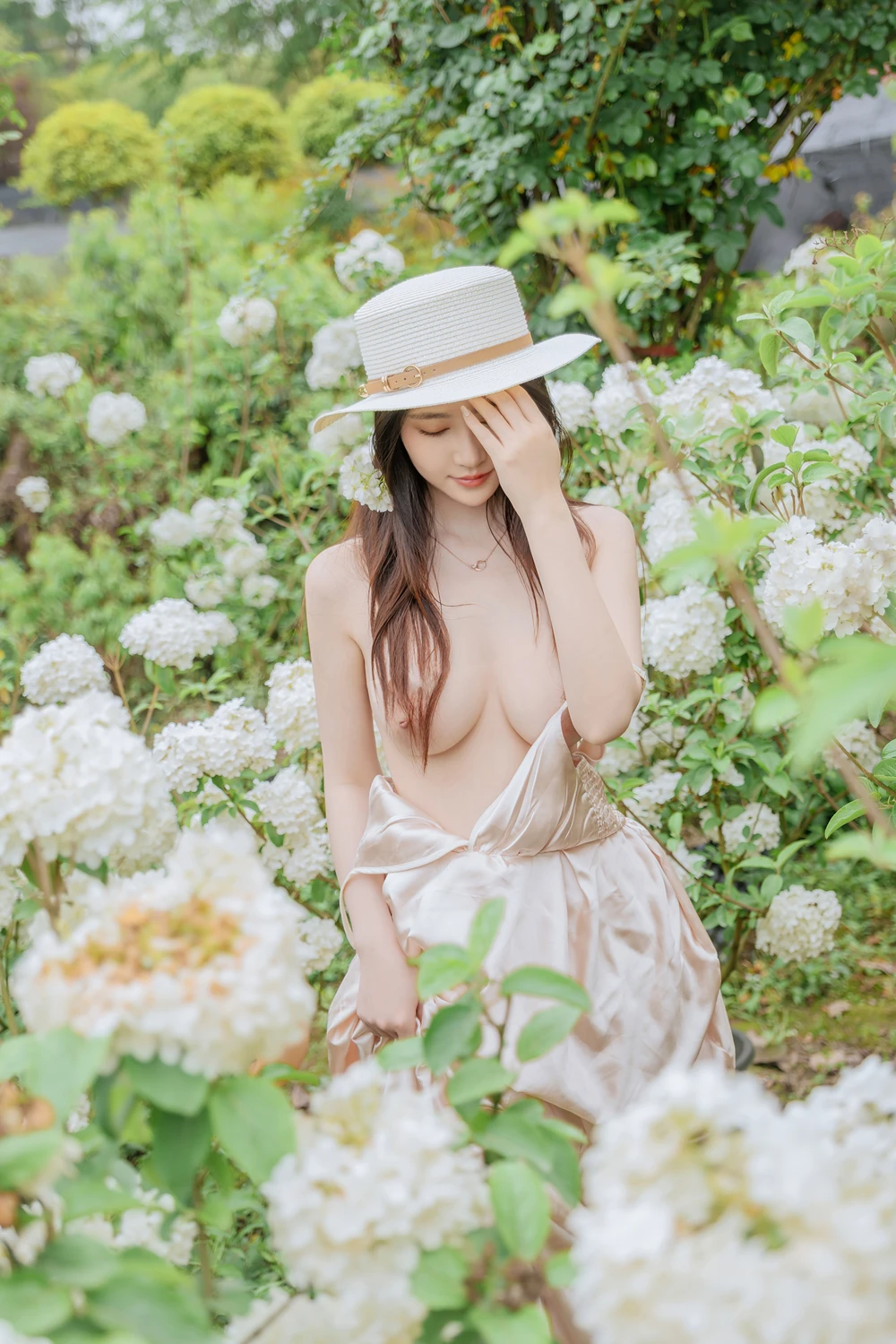 [年年Nnian] Cosplay 年年Nnian – 木绣球 & 夏日小院 90P - 第 44 张写真
