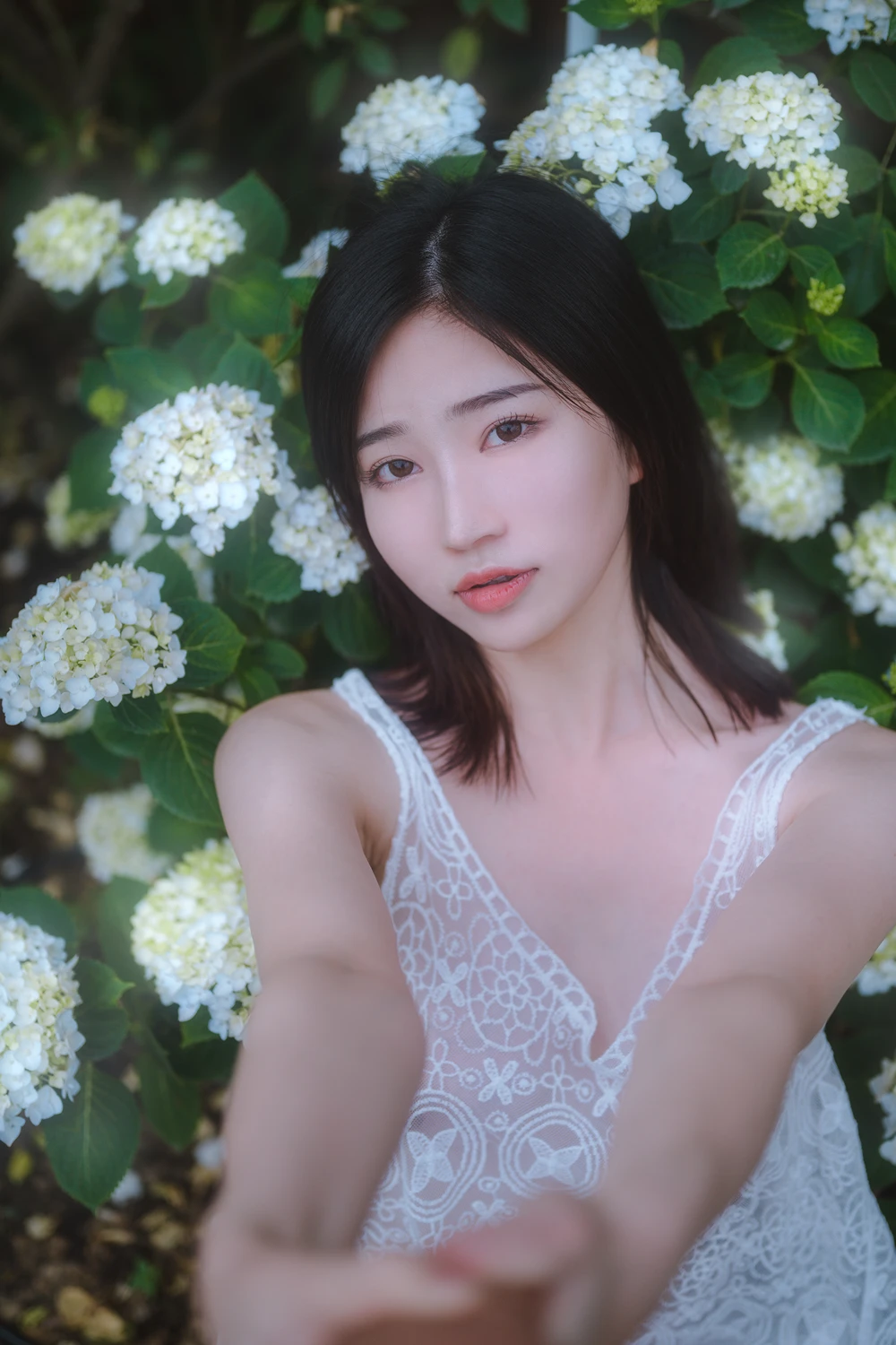 [年年Nnian] Cosplay 年年Nnian – 木绣球 & 夏日小院 90P - 第 46 张写真