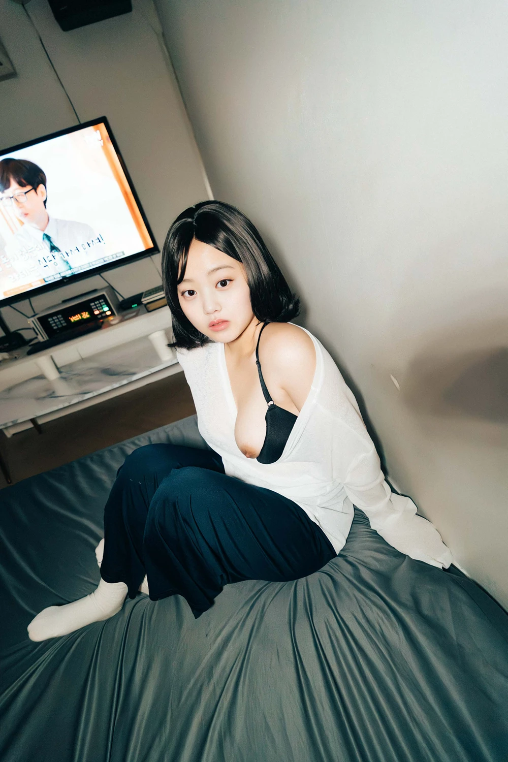 [PhotoBook] EunWoo 은우 – Haivia Photobook 「Video Room」 150P - 第 13 张写真
