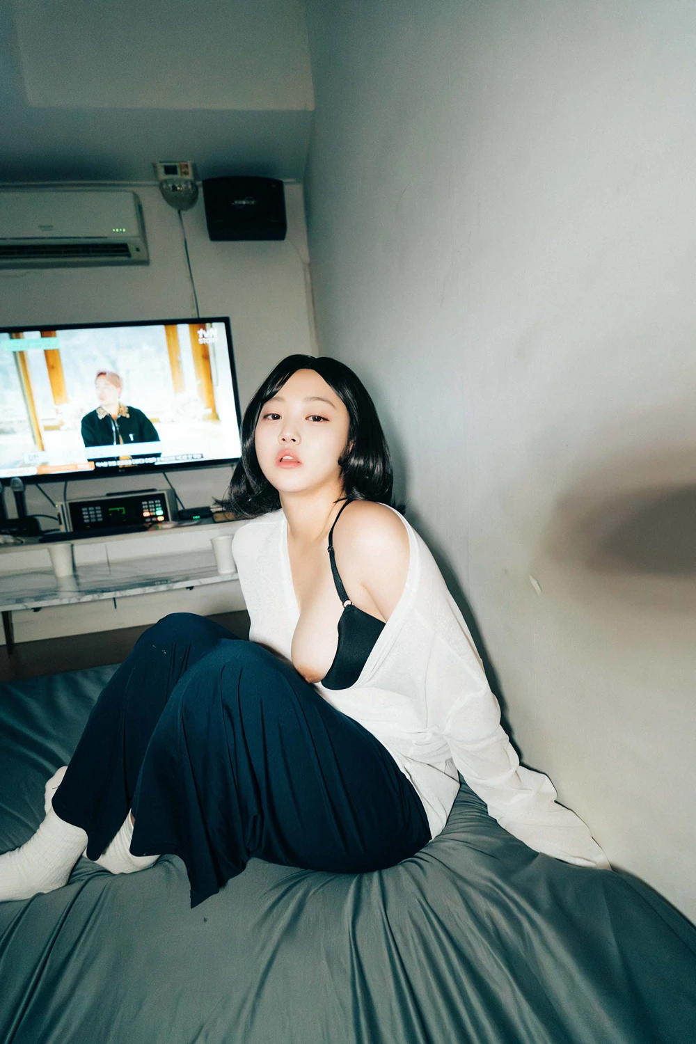 [PhotoBook] EunWoo 은우 – Haivia Photobook 「Video Room」 150P - 第 14 张写真