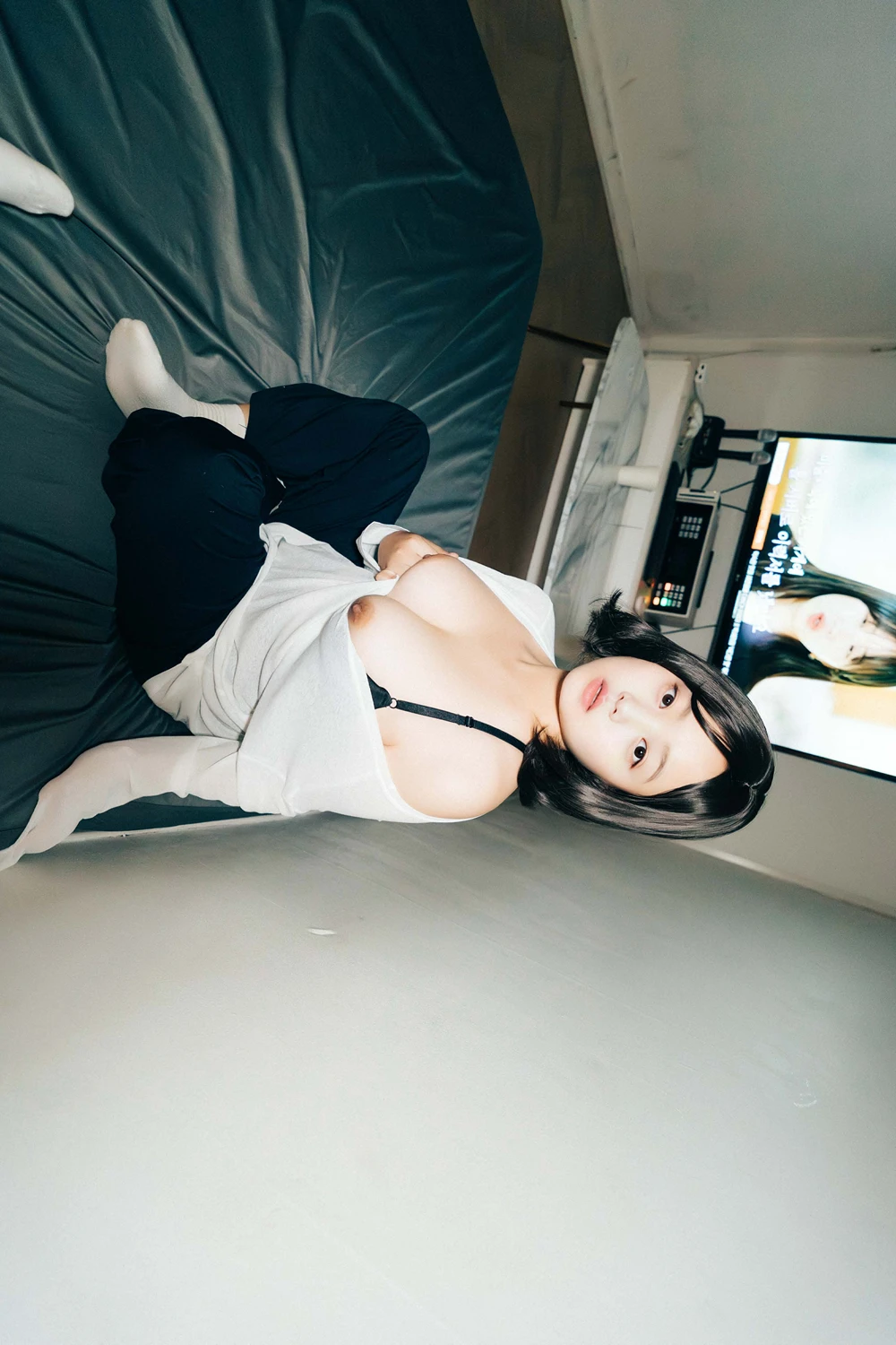 [PhotoBook] EunWoo 은우 – Haivia Photobook 「Video Room」 150P - 第 18 张写真