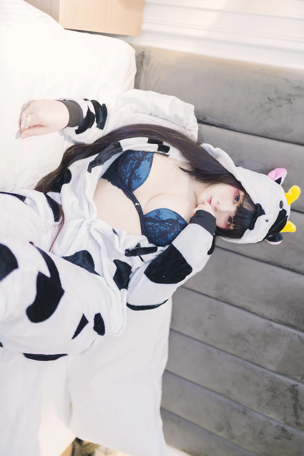 [落落Raku] Cosplay 落落Raku – 奶牛Milky & 白衣小猫Kitten 100P - 第 9 张写真