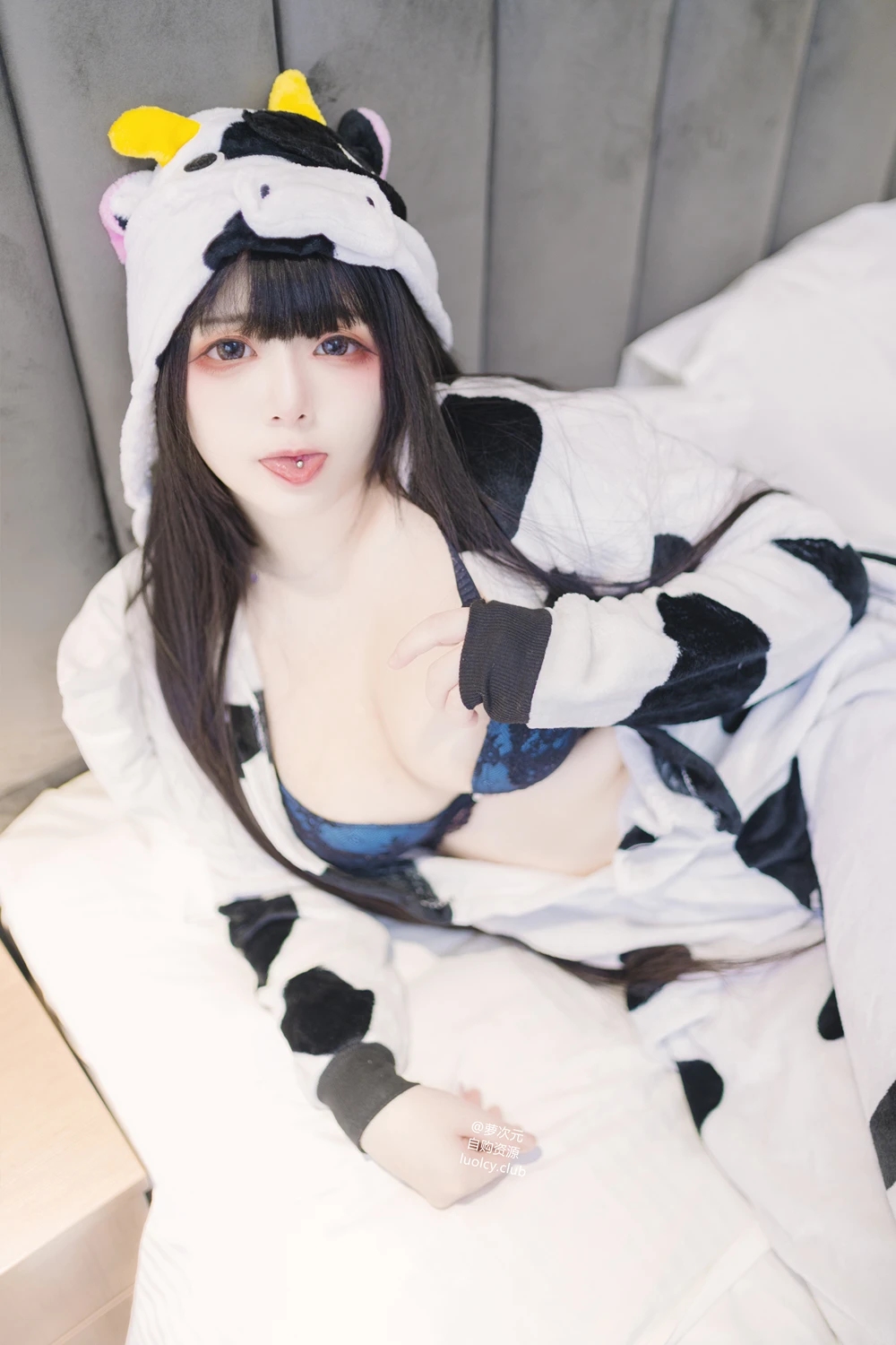[落落Raku] Cosplay 落落Raku – 奶牛Milky & 白衣小猫Kitten 100P - 第 10 张写真