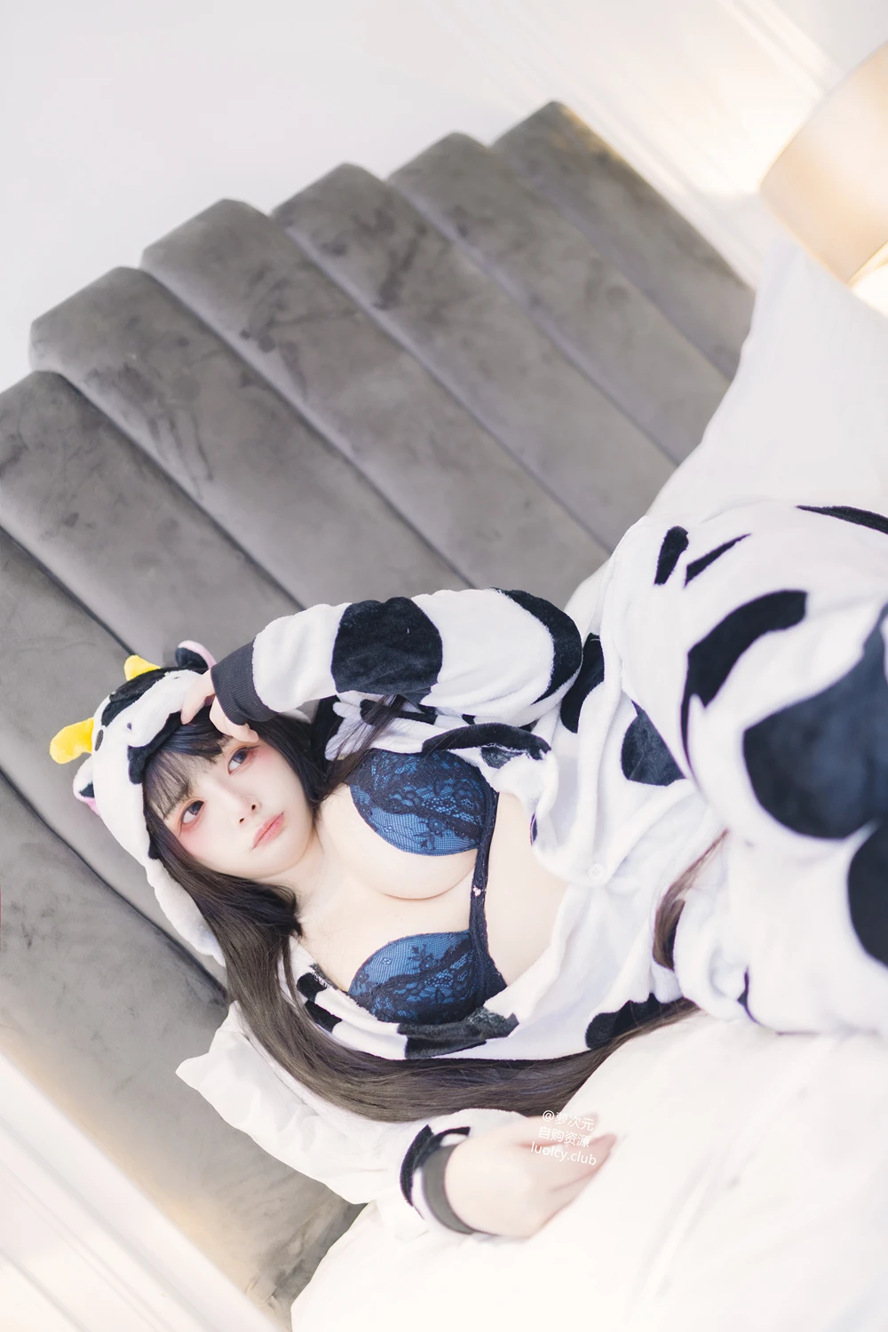 [落落Raku] Cosplay 落落Raku – 奶牛Milky & 白衣小猫Kitten 100P - 第 11 张写真