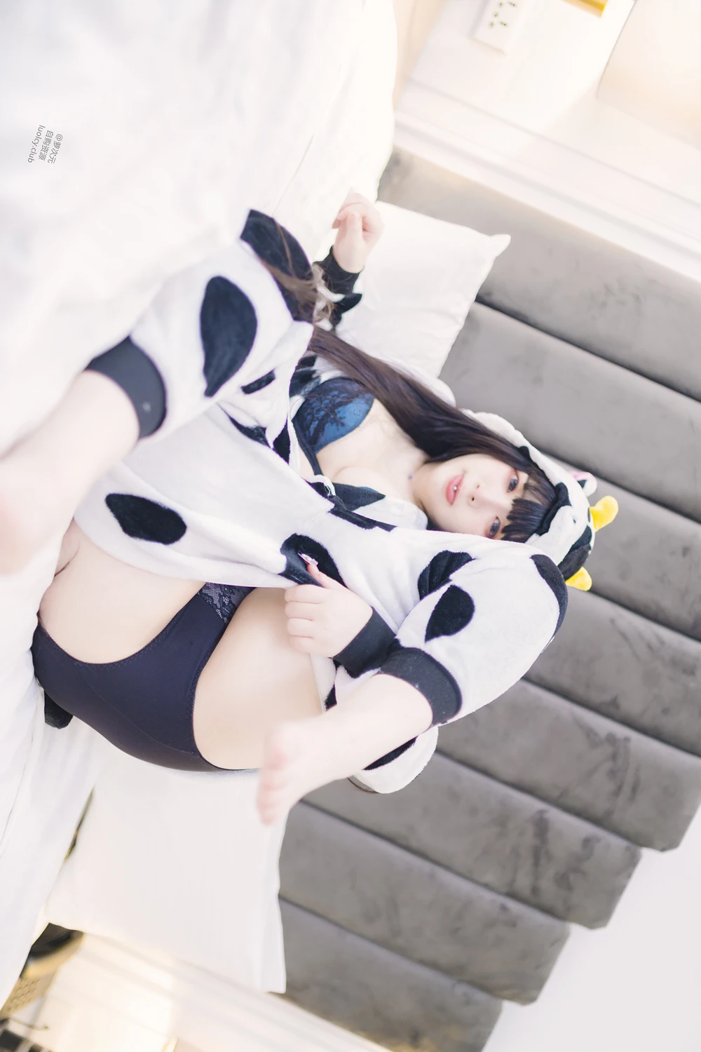 [落落Raku] Cosplay 落落Raku – 奶牛Milky & 白衣小猫Kitten 100P - 第 13 张写真