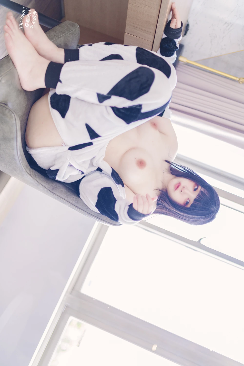 [落落Raku] Cosplay 落落Raku – 奶牛Milky & 白衣小猫Kitten 100P - 第 23 张写真