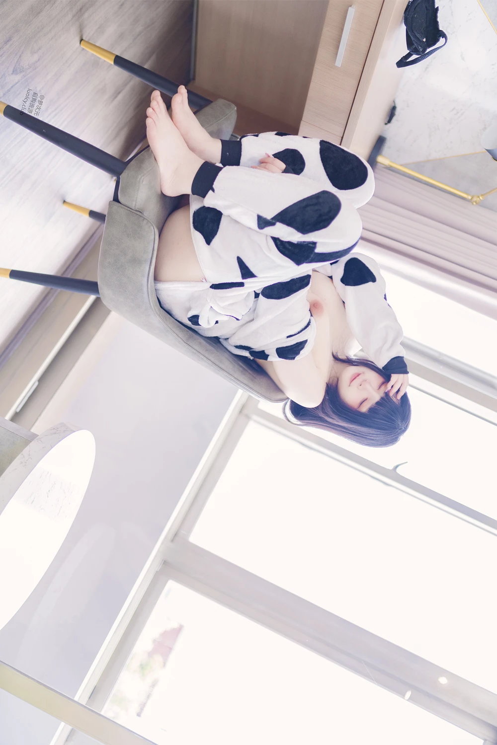 [落落Raku] Cosplay 落落Raku – 奶牛Milky & 白衣小猫Kitten 100P - 第 24 张写真