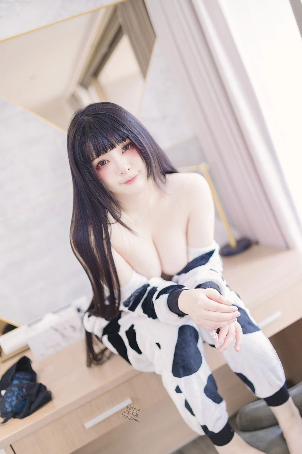 [落落Raku] Cosplay 落落Raku – 奶牛Milky & 白衣小猫Kitten 100P - 第 28 张写真