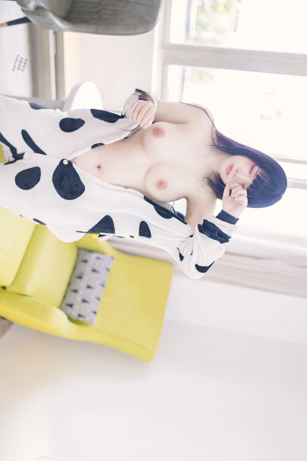 [落落Raku] Cosplay 落落Raku – 奶牛Milky & 白衣小猫Kitten 100P - 第 32 张写真