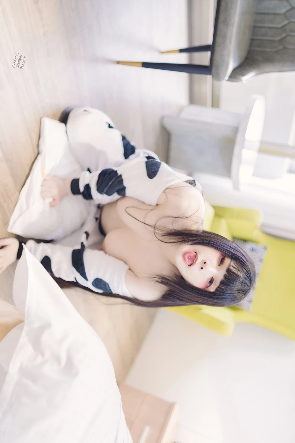 [落落Raku] Cosplay 落落Raku – 奶牛Milky & 白衣小猫Kitten 100P - 第 38 张写真