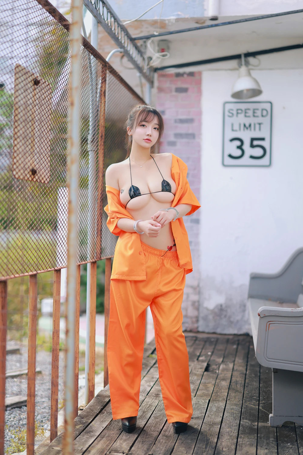 [Digital Photobook] Son Yeeun 손예은 – Photobook 「Bound for Halloween」 90P - 第 1 张写真