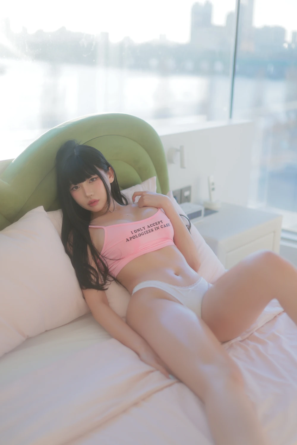 [Digital Photobook] Dongeuran 동그란 – PhotoBook 「Baby Oil」 Set.02 120P - 第 55 张写真