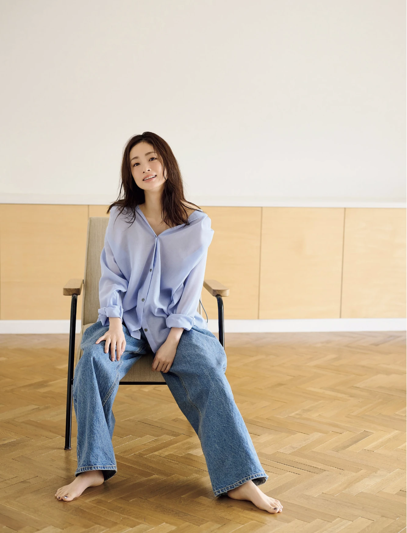 [Asuka Kishi 岸明日香] FLASH 2026.05.19 (フラッシュ 2026年5月19日号) 102P - 第 3 张写真
