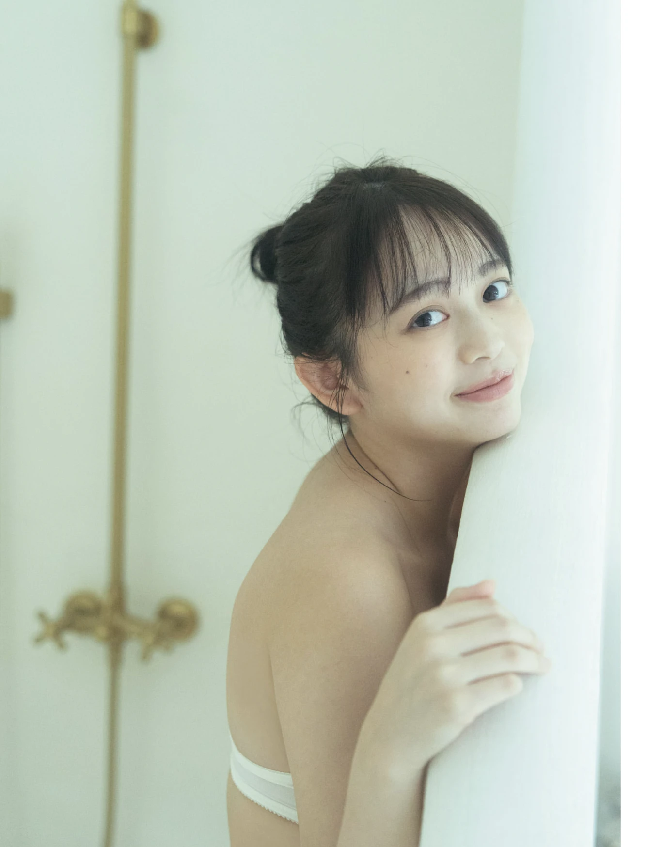 [Asuka Kishi 岸明日香] FLASH 2026.05.19 (フラッシュ 2026年5月19日号) 102P - 第 44 张写真