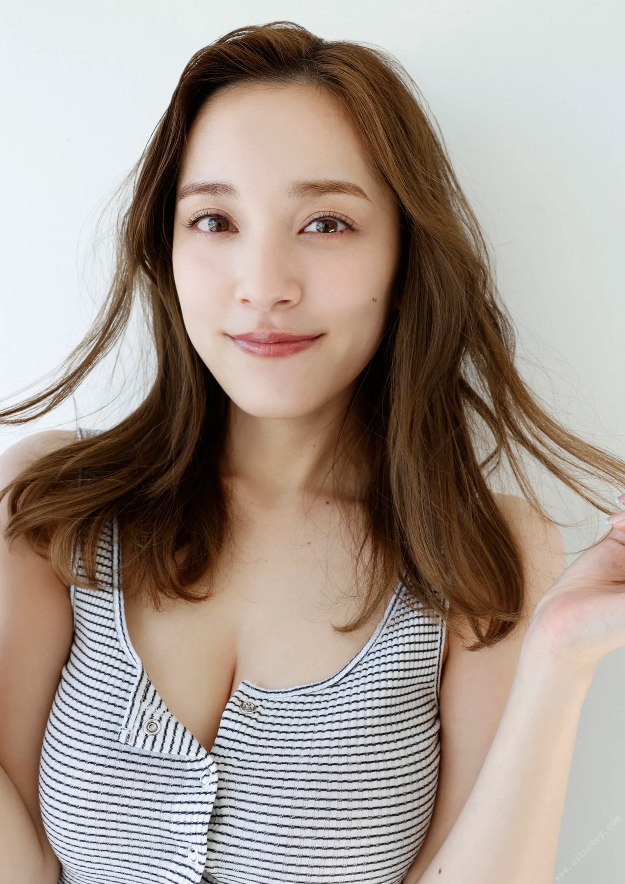 [BOMBデジタル写真集] Sayaka Tomaru 都丸紗也華 – BOMBデジタル写真集 『すはだまる。』 85P - 第 48 张写真