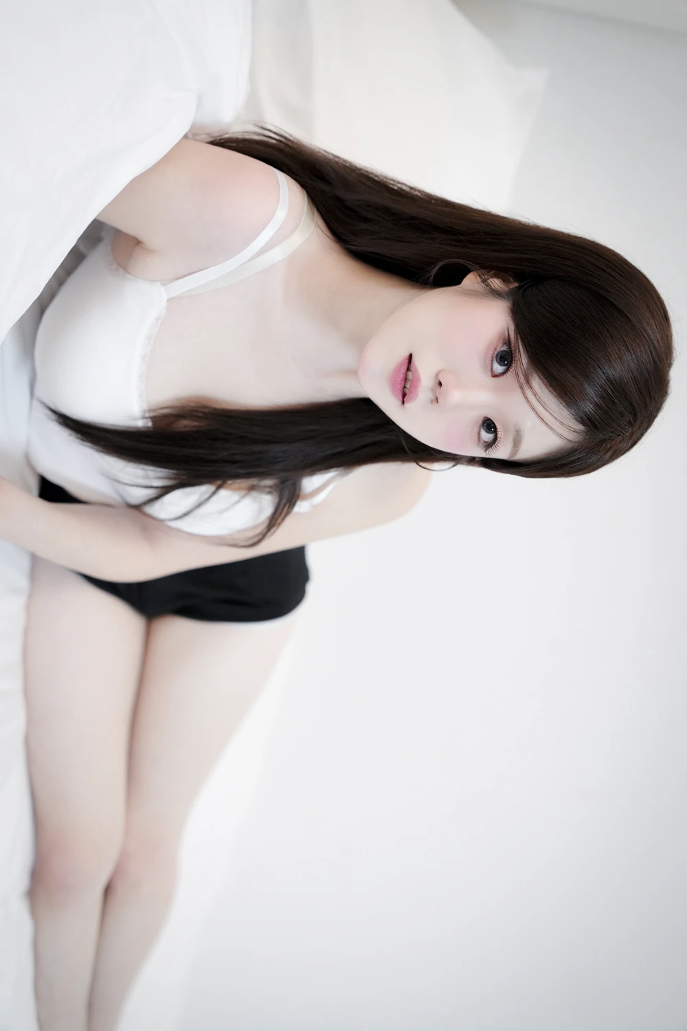 [Digital Photobook] HaEun 하은 – Photobook 「Sweetbed」 60P - 第 37 张写真