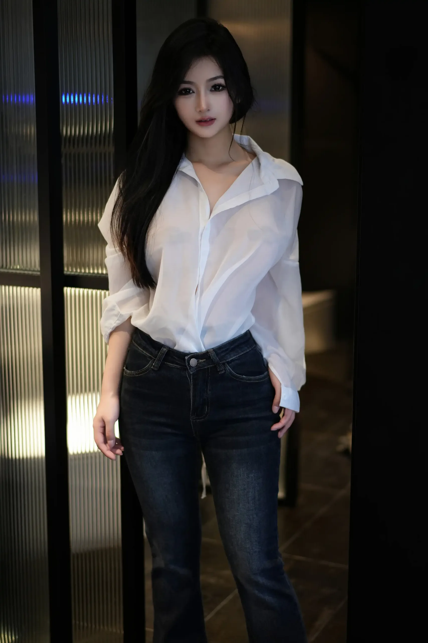 [秀人网] 第FW0383期 谭小灵写真 137P - 第 1 张写真