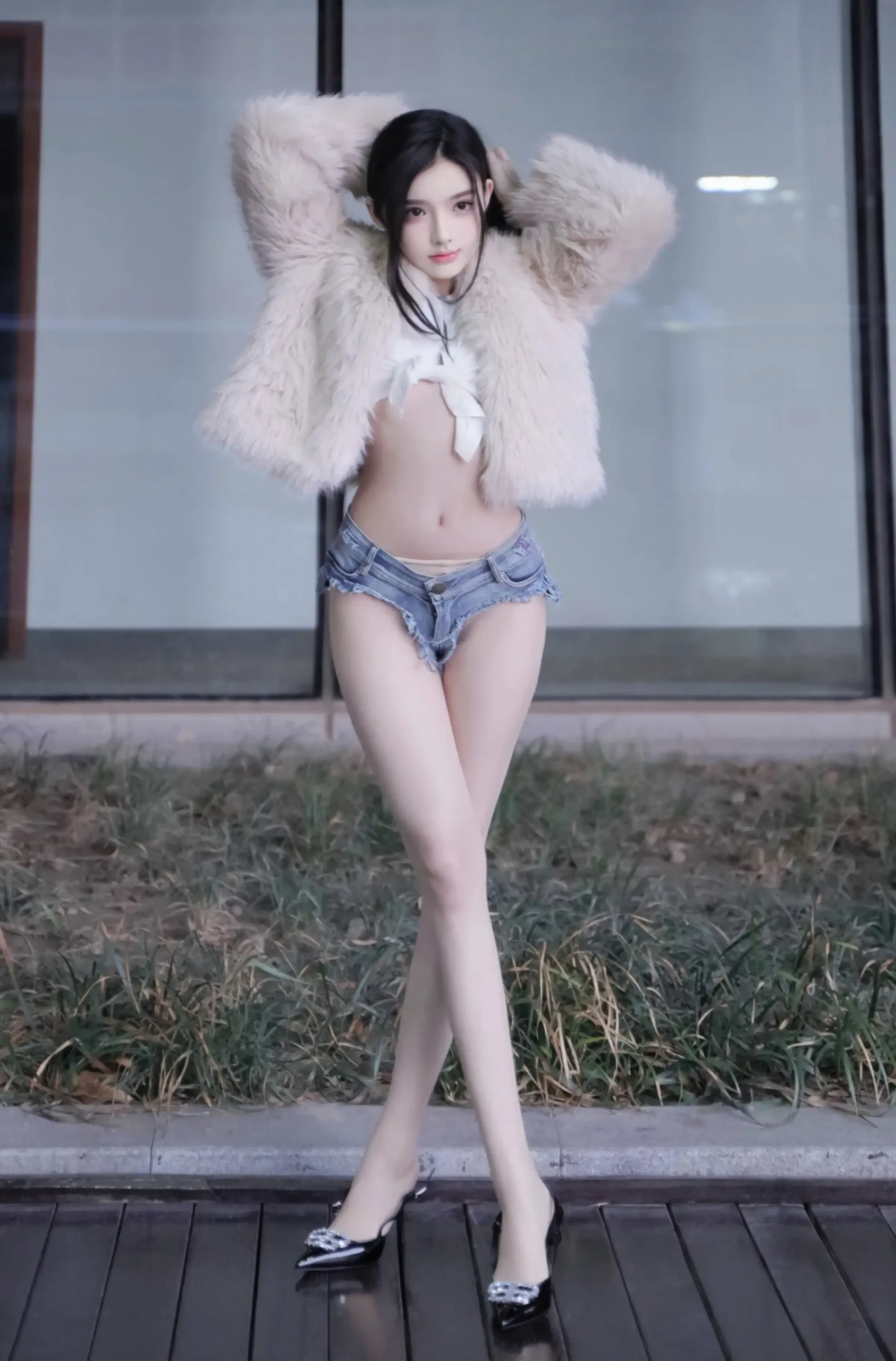 [秀人网] 第FW0425期 龙雪儿写真 91P - 第 1 张写真